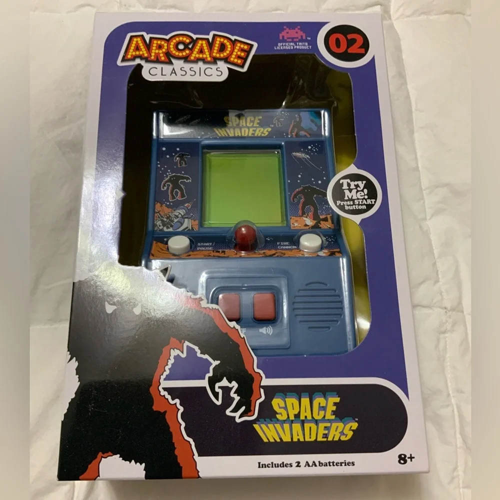 Space Invaders Handheld Electronic Video Game - Picture 1 of 4